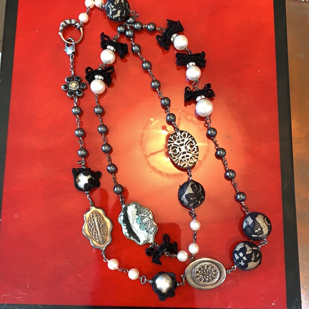 Lace, pearl and decoupage necklace